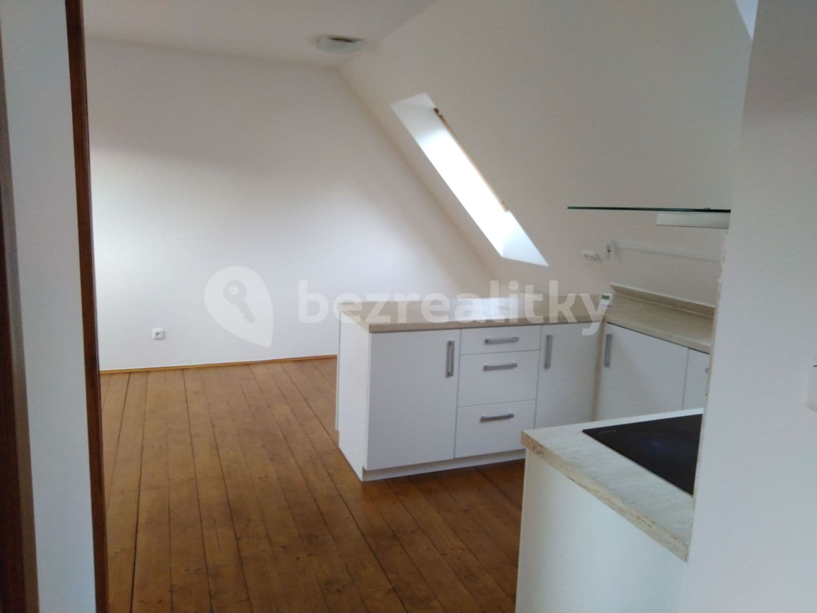 Prenájom bytu 2-izbový 46 m², Kynského, Slaný, Středočeský kraj Prenájom bytu 2-izbový 46 m², Kynského, Slaný, Středočeský kraj