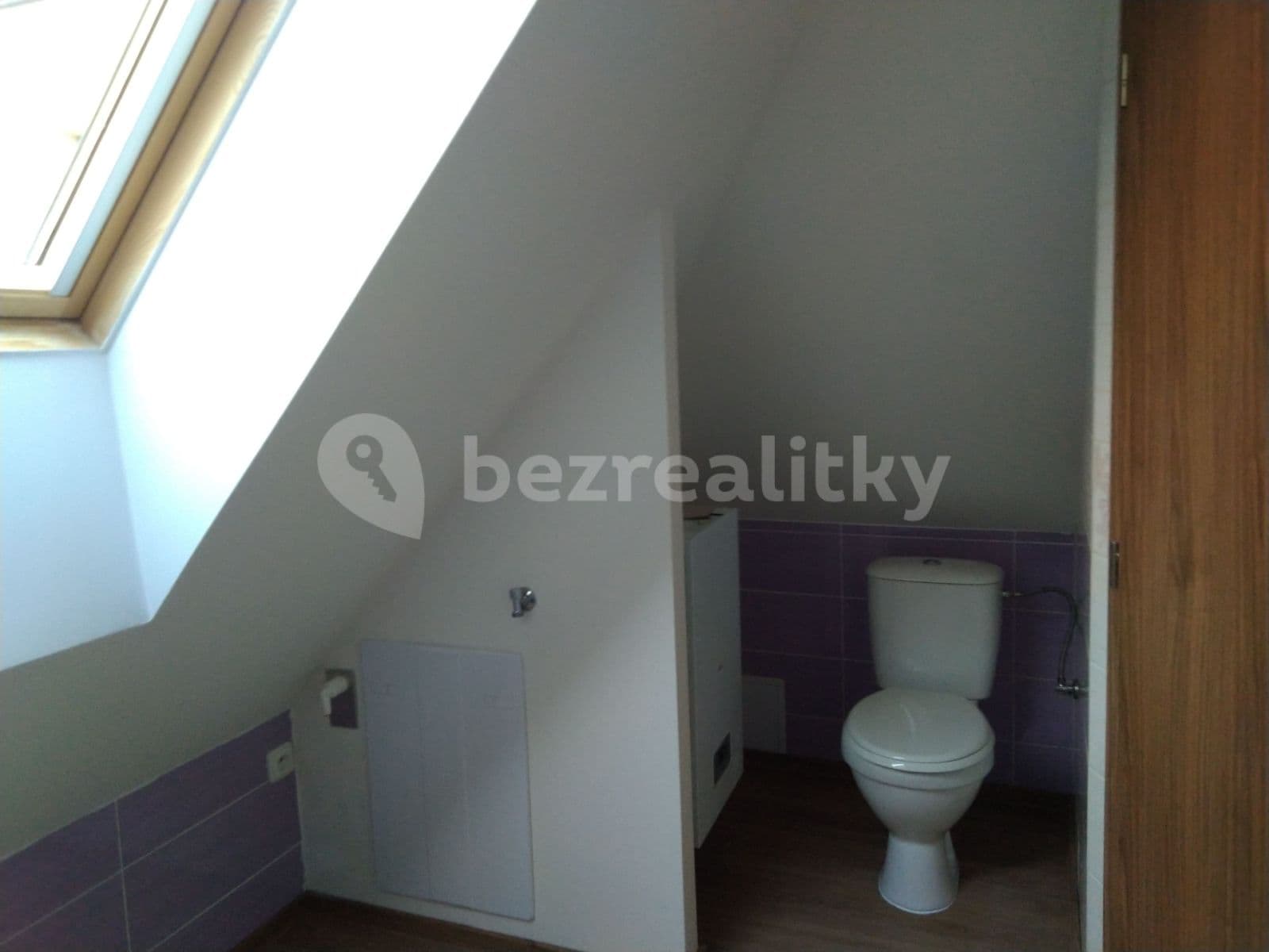 Prenájom bytu 2-izbový 46 m², Kynského, Slaný, Středočeský kraj Prenájom bytu 2-izbový 46 m², Kynského, Slaný, Středočeský kraj