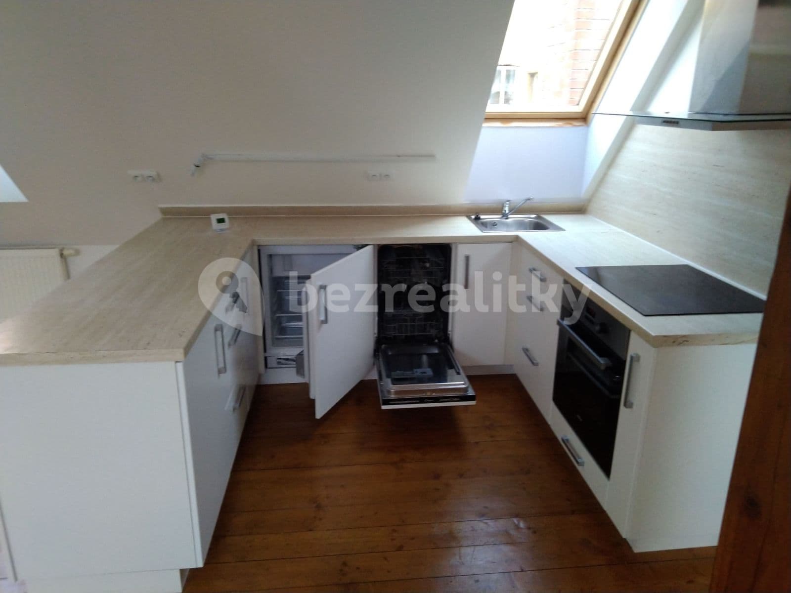 Prenájom bytu 2-izbový 46 m², Kynského, Slaný, Středočeský kraj Prenájom bytu 2-izbový 46 m², Kynského, Slaný, Středočeský kraj