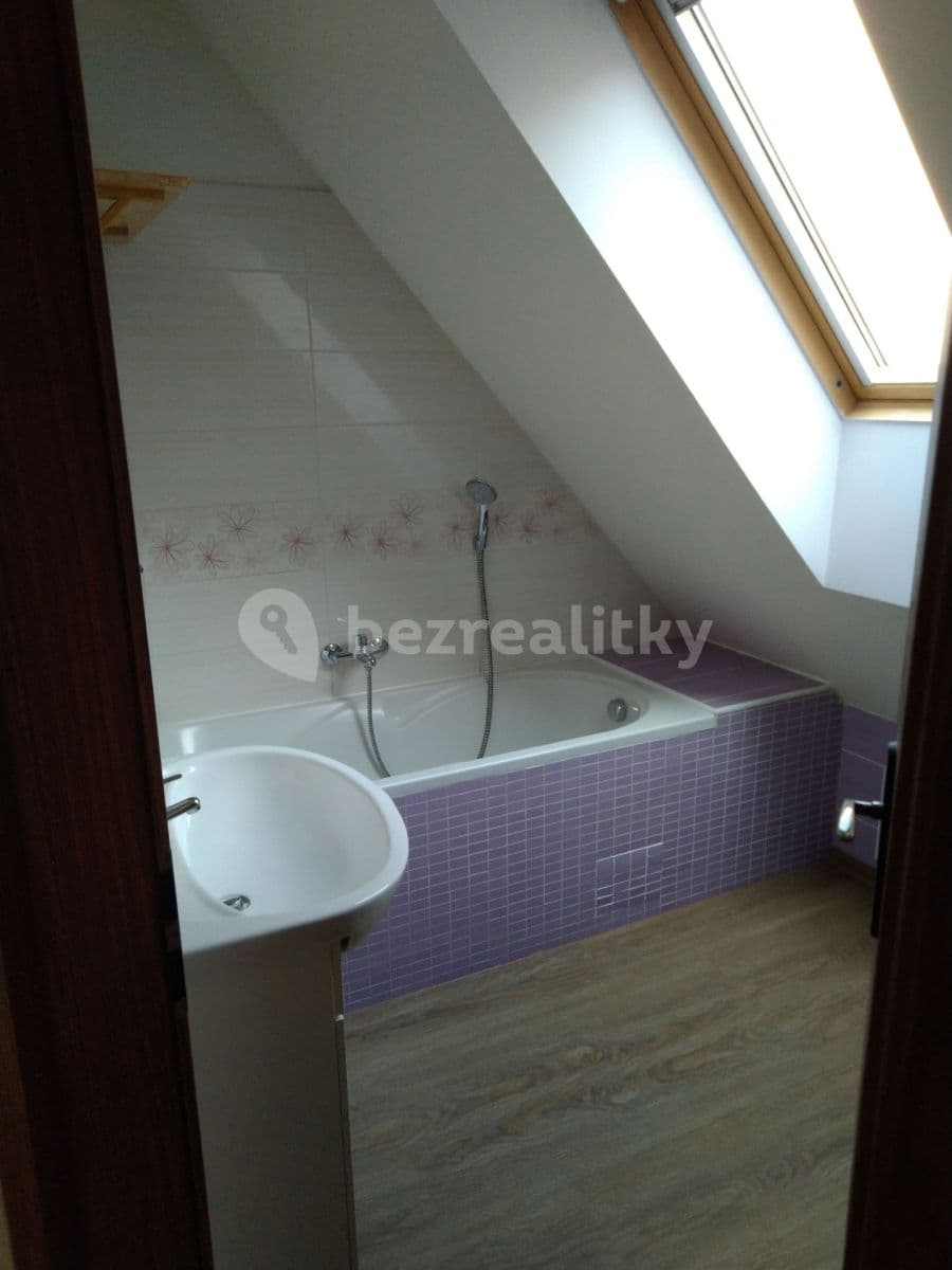 Prenájom bytu 2-izbový 46 m², Kynského, Slaný, Středočeský kraj Prenájom bytu 2-izbový 46 m², Kynského, Slaný, Středočeský kraj