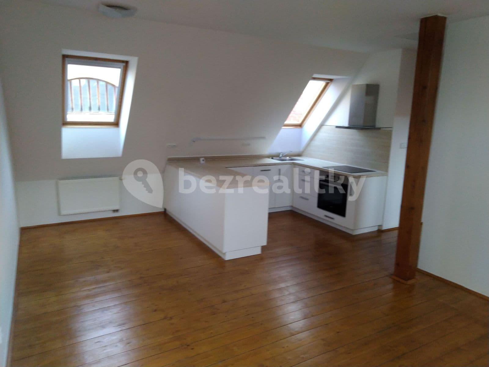 Prenájom bytu 2-izbový 46 m², Kynského, Slaný, Středočeský kraj Prenájom bytu 2-izbový 46 m², Kynského, Slaný, Středočeský kraj