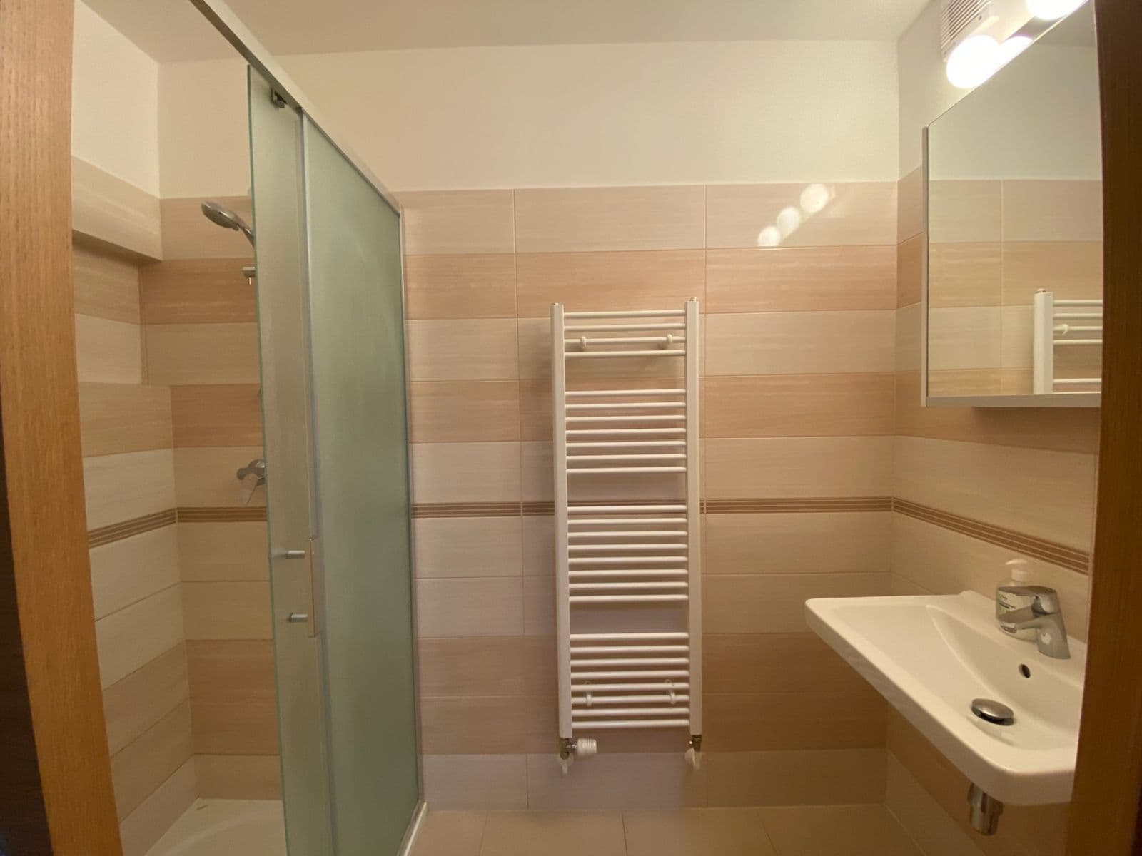 Prenájom bytu 3-izbový 105 m², Sokolovská, Praha, Praha Prenájom bytu 3-izbový 105 m², Sokolovská, Praha, Praha