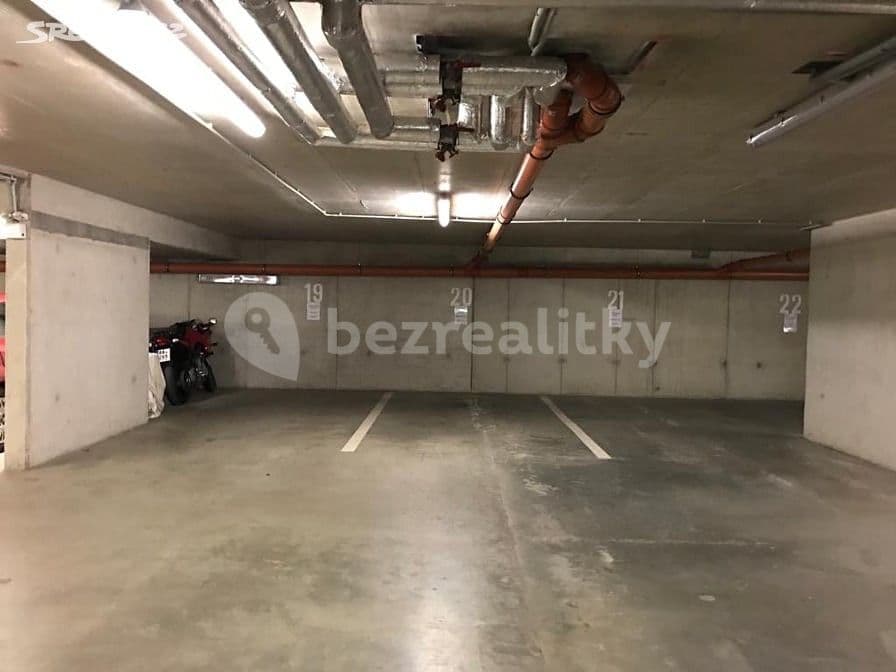 Prenájom garáže 15 m², Mladých Běchovic, Praha, Praha Prenájom garáže 15 m², Mladých Běchovic, Praha, Praha