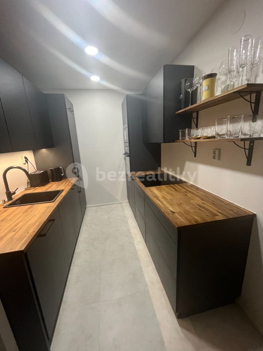 Prenájom bytu 2-izbový 42 m², Kupeckého, Praha, Praha Prenájom bytu 2-izbový 42 m², Kupeckého, Praha, Praha
