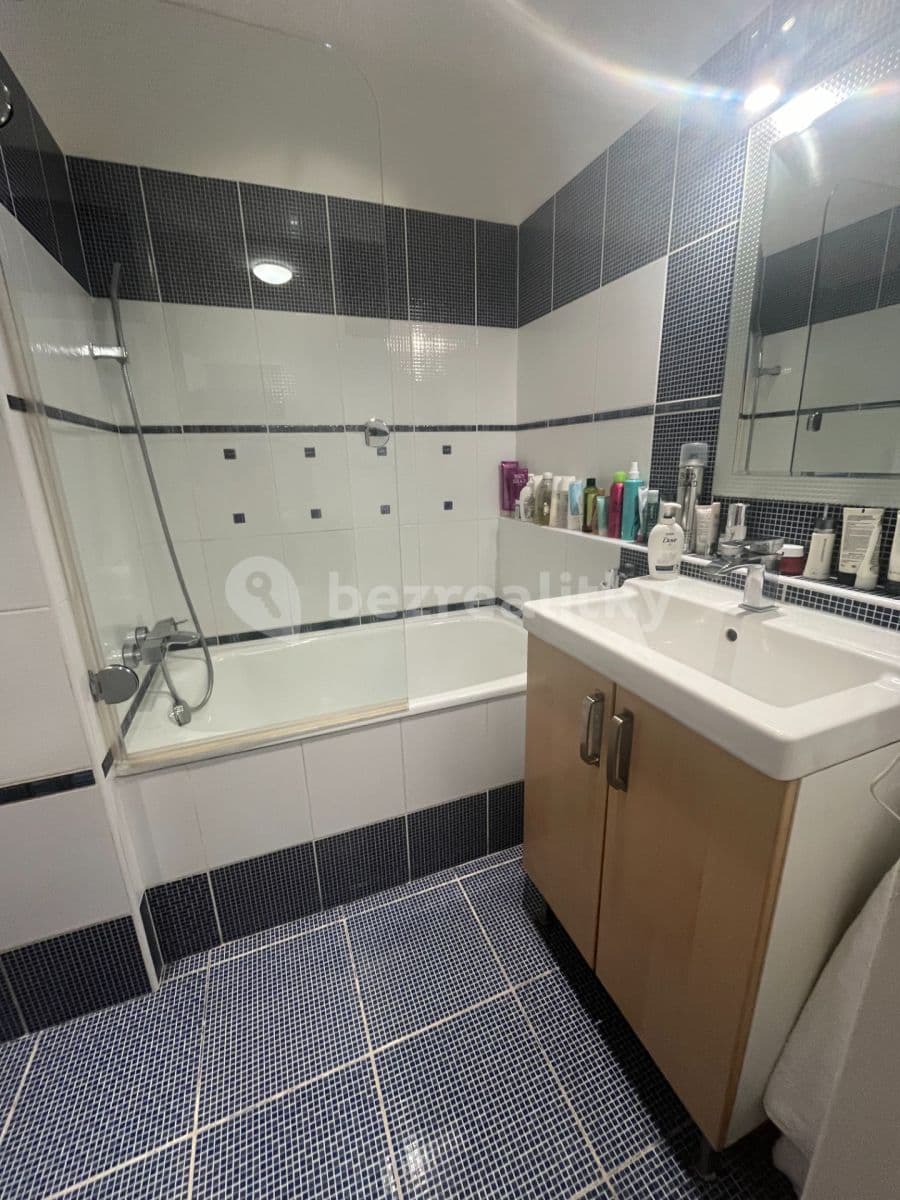 Prenájom bytu 2-izbový 42 m², Kupeckého, Praha, Praha Prenájom bytu 2-izbový 42 m², Kupeckého, Praha, Praha