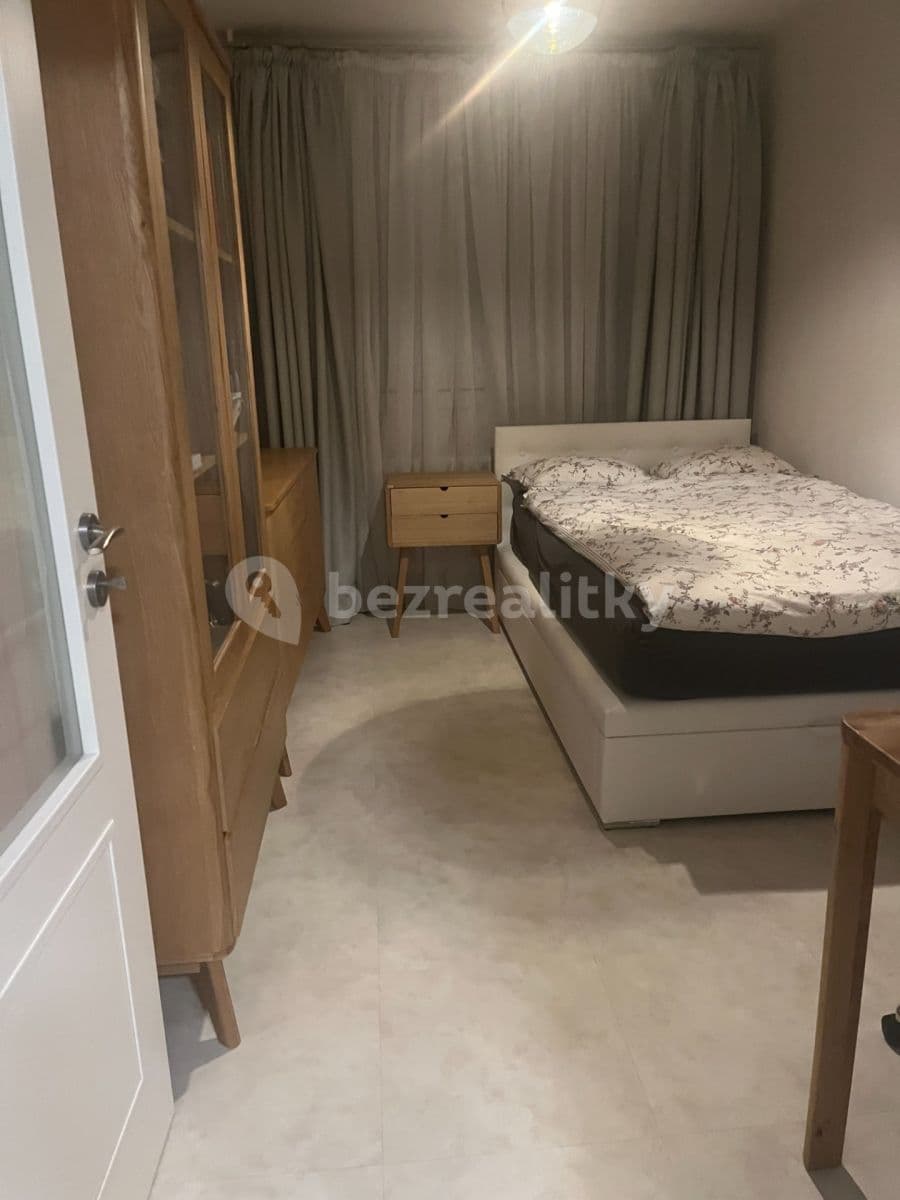Prenájom bytu 2-izbový 42 m², Kupeckého, Praha, Praha Prenájom bytu 2-izbový 42 m², Kupeckého, Praha, Praha