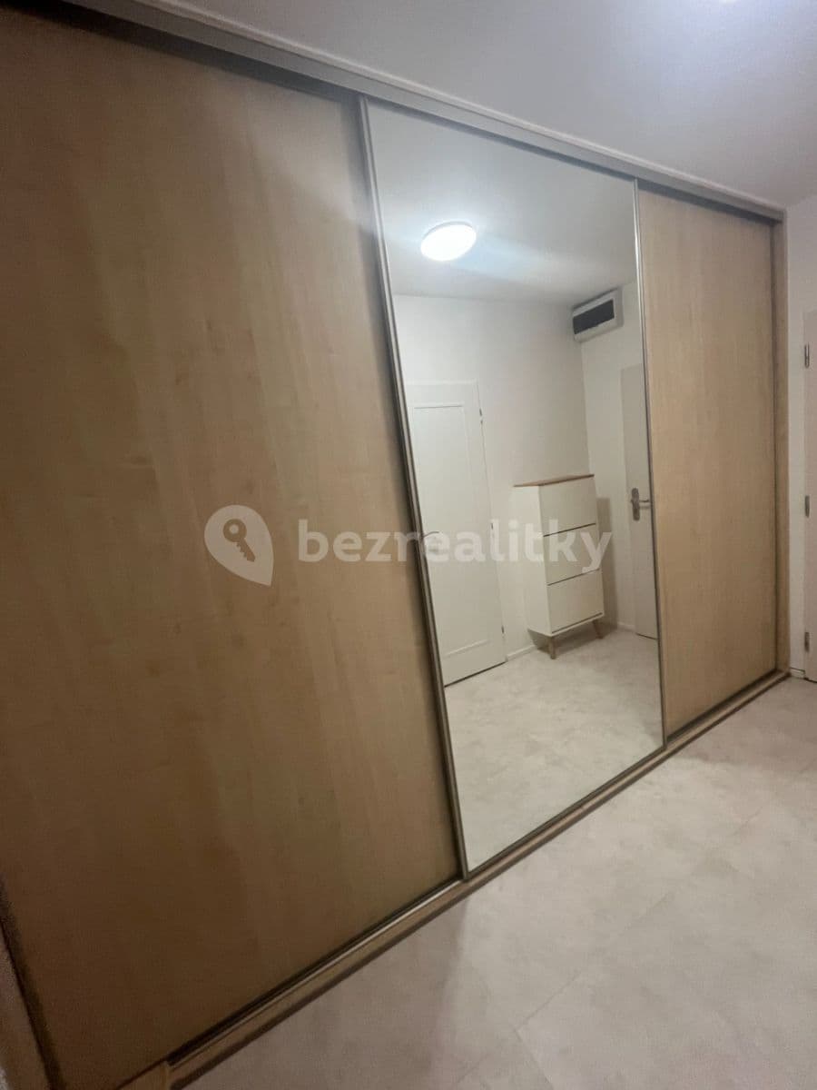 Prenájom bytu 2-izbový 42 m², Kupeckého, Praha, Praha Prenájom bytu 2-izbový 42 m², Kupeckého, Praha, Praha