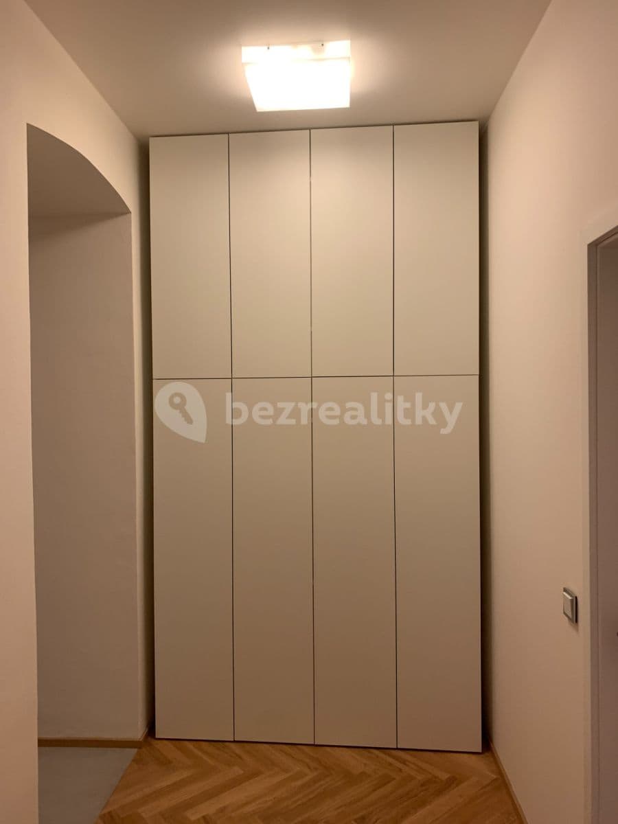 Prenájom bytu 2-izbový 48 m², Na Poříčním právu, Praha, Praha Prenájom bytu 2-izbový 48 m², Na Poříčním právu, Praha, Praha