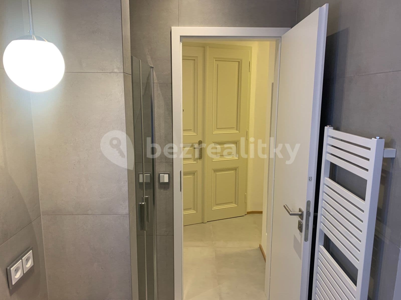 Prenájom bytu 2-izbový 48 m², Na Poříčním právu, Praha, Praha Prenájom bytu 2-izbový 48 m², Na Poříčním právu, Praha, Praha