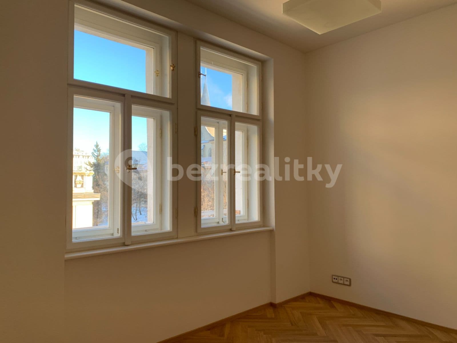 Prenájom bytu 2-izbový 48 m², Na Poříčním právu, Praha, Praha Prenájom bytu 2-izbový 48 m², Na Poříčním právu, Praha, Praha