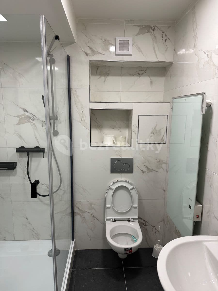 Prenájom bytu 2-izbový 39 m², Michelská, Praha, Praha Prenájom bytu 2-izbový 39 m², Michelská, Praha, Praha