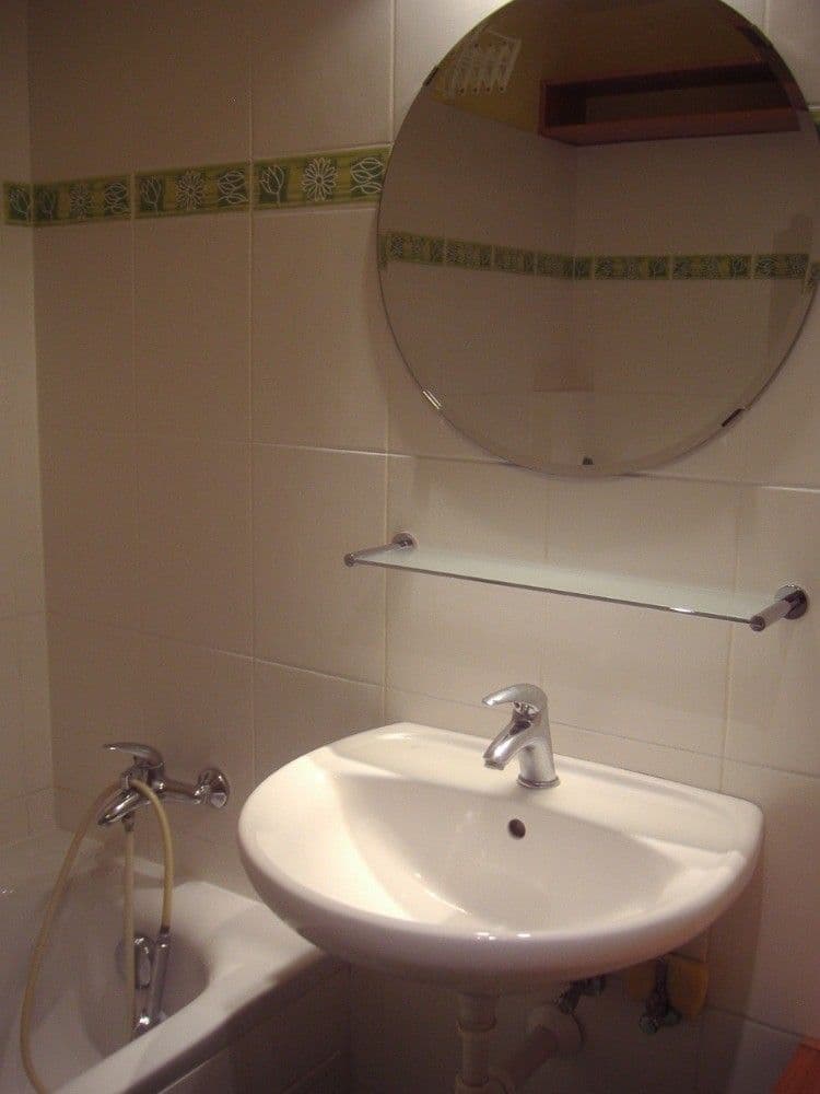 Prenájom bytu 2-izbový 46 m², Kmochova, Hostivice, Středočeský kraj Prenájom bytu 2-izbový 46 m², Kmochova, Hostivice, Středočeský kraj