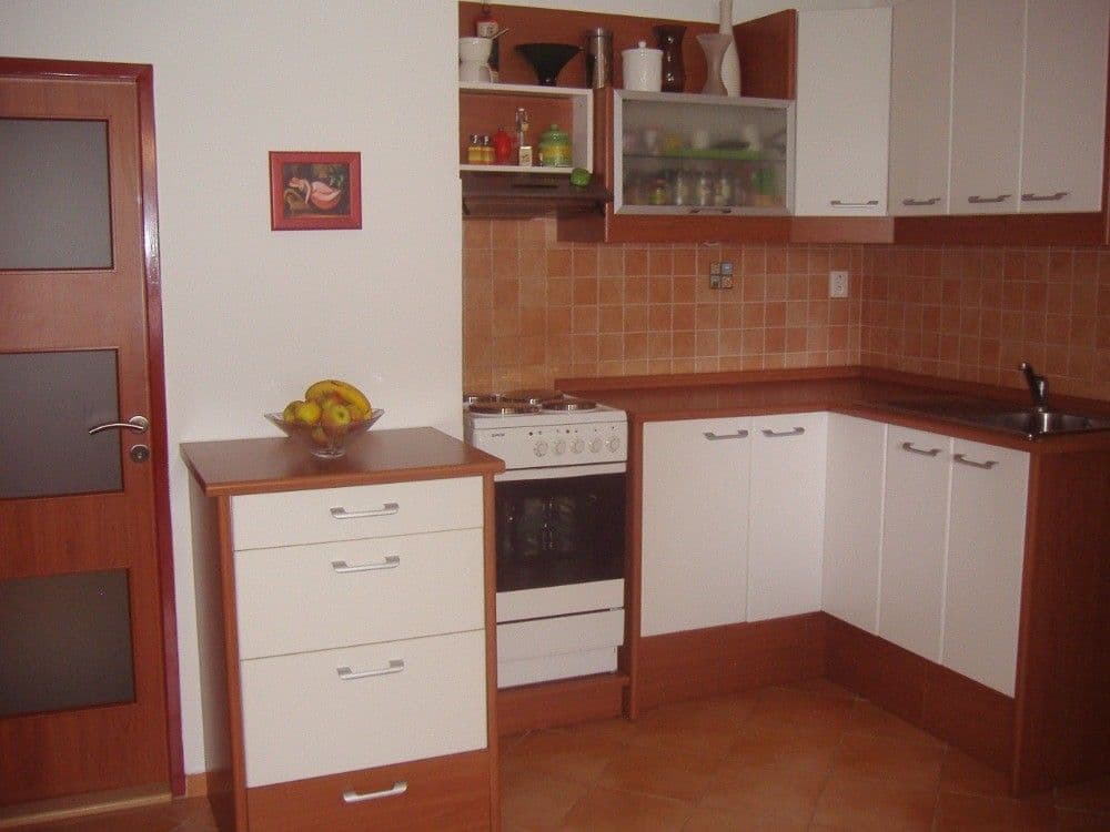 Prenájom bytu 2-izbový 46 m², Kmochova, Hostivice, Středočeský kraj Prenájom bytu 2-izbový 46 m², Kmochova, Hostivice, Středočeský kraj