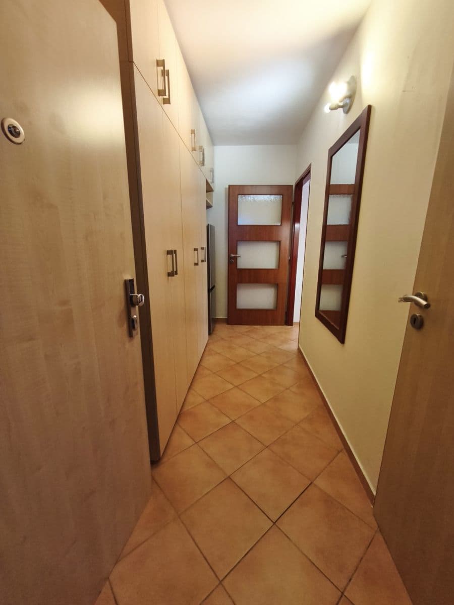 Prenájom bytu 2-izbový 46 m², Kmochova, Hostivice, Středočeský kraj Prenájom bytu 2-izbový 46 m², Kmochova, Hostivice, Středočeský kraj