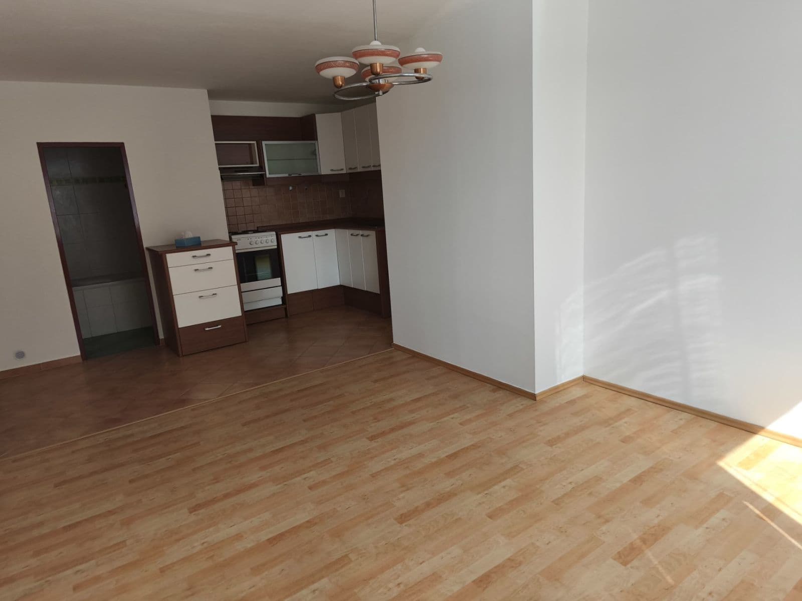 Prenájom bytu 2-izbový 46 m², Kmochova, Hostivice, Středočeský kraj Prenájom bytu 2-izbový 46 m², Kmochova, Hostivice, Středočeský kraj