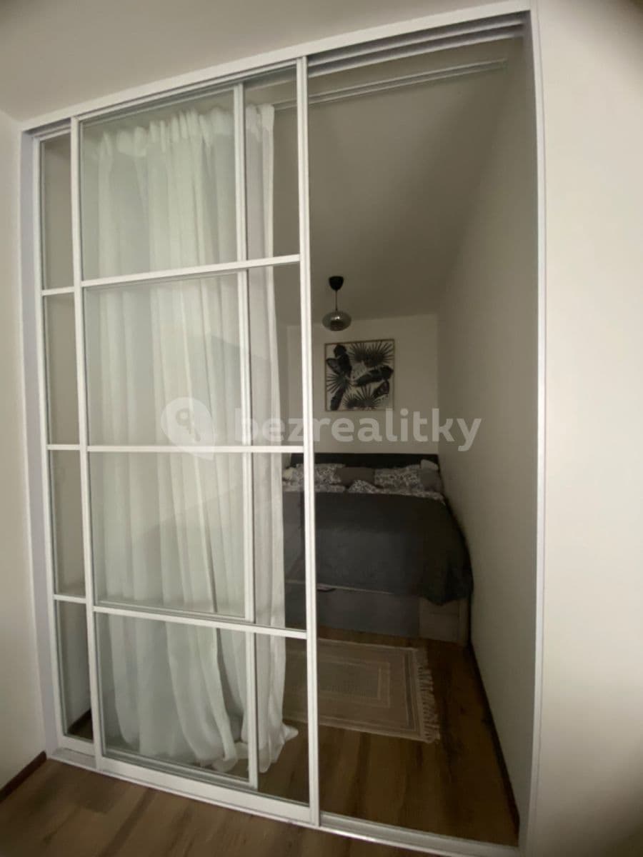 Prenájom bytu 1-izbový 42 m², Miroslava Hajna, Praha, Praha Prenájom bytu 1-izbový 42 m², Miroslava Hajna, Praha, Praha