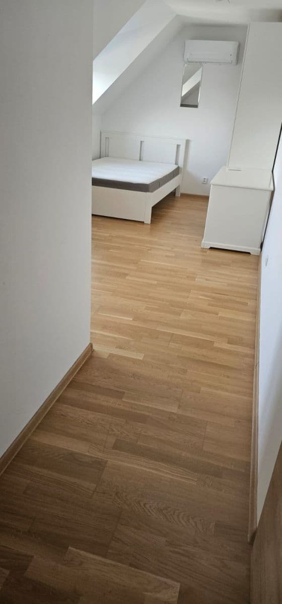 Prenájom bytu Garsoniéra 25 m², Kamýcká, Praha, Praha Prenájom bytu Garsoniéra 25 m², Kamýcká, Praha, Praha