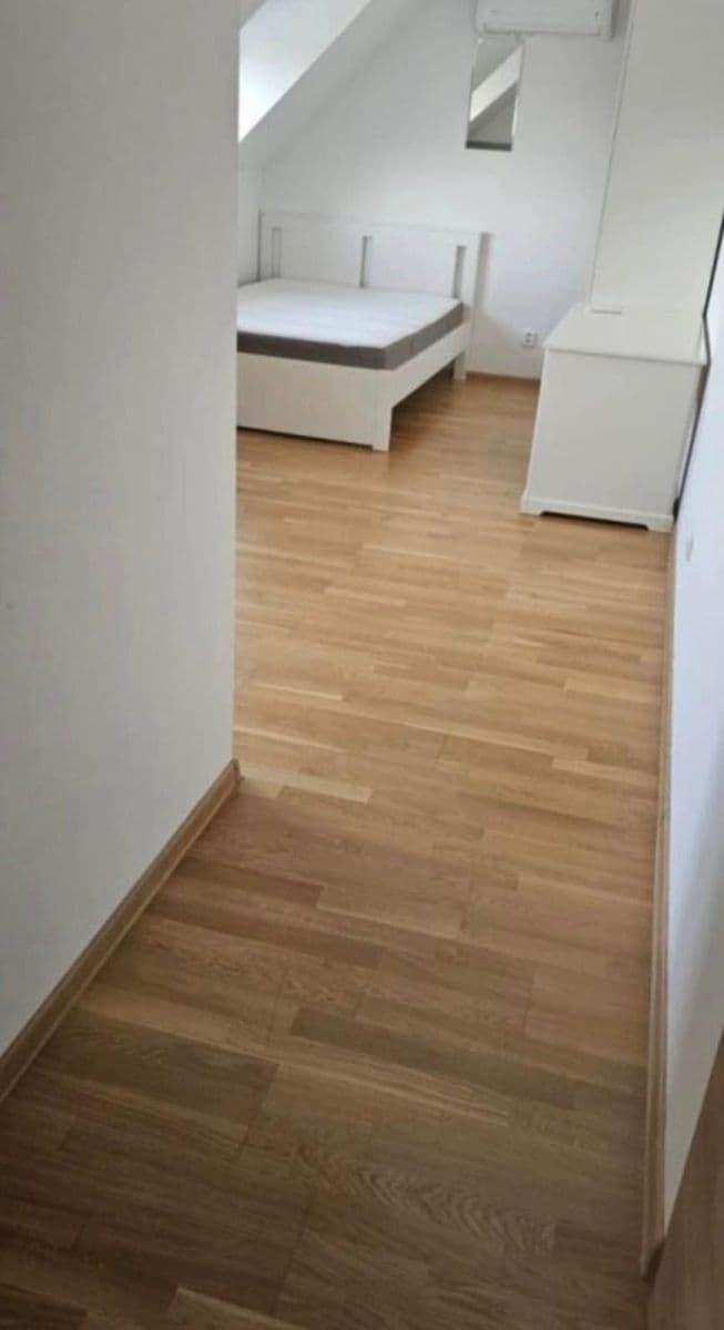 Prenájom bytu Garsoniéra 25 m², Kamýcká, Praha, Praha Prenájom bytu Garsoniéra 25 m², Kamýcká, Praha, Praha