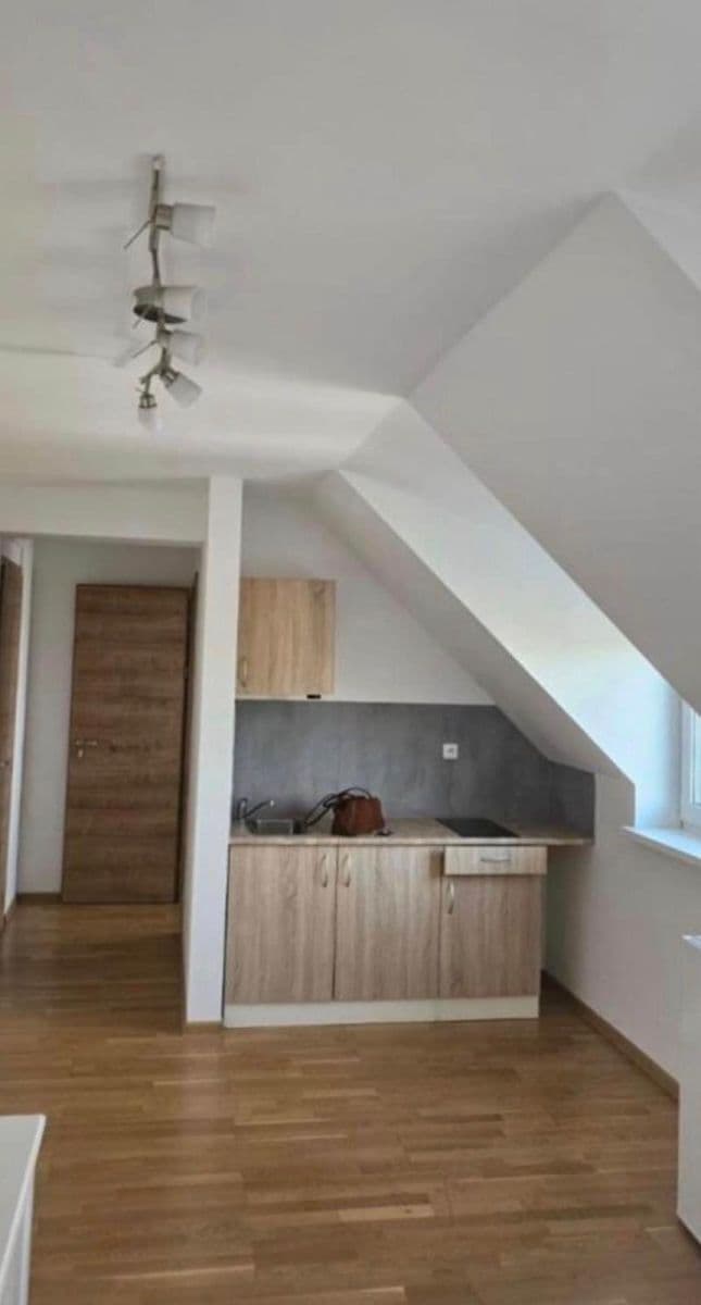 Prenájom bytu Garsoniéra 25 m², Kamýcká, Praha, Praha Prenájom bytu Garsoniéra 25 m², Kamýcká, Praha, Praha