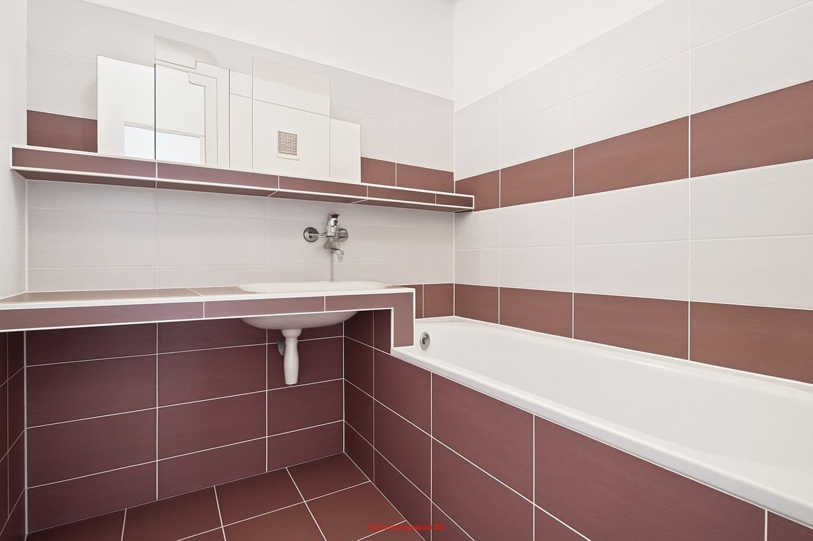 Prenájom bytu 1-izbový 39 m², Slovenská, Karviná, Moravskoslezský kraj Prenájom bytu 1-izbový 39 m², Slovenská, Karviná, Moravskoslezský kraj