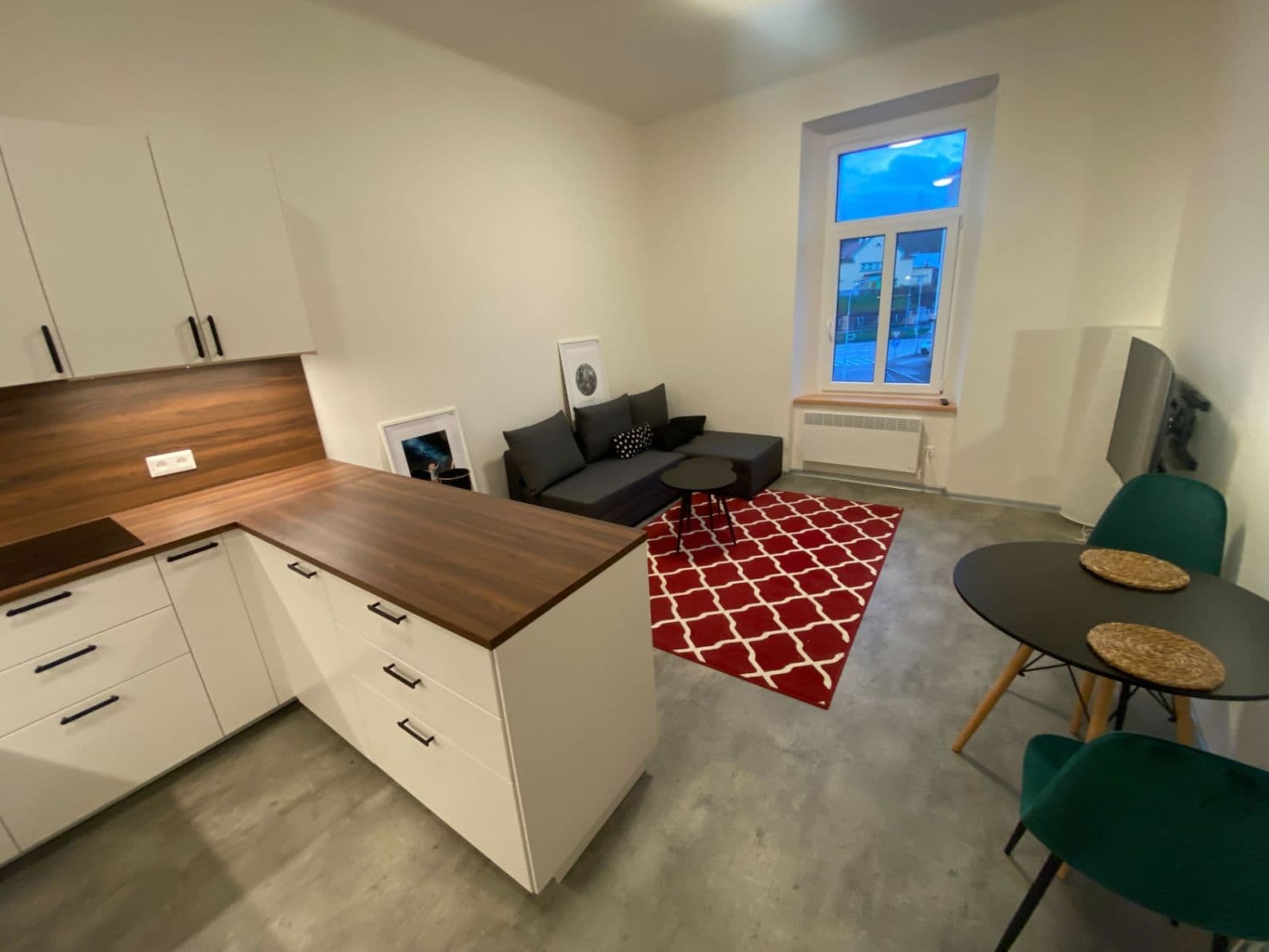 Prenájom bytu 3-izbový 76 m², Spojovací, Praha, Praha Prenájom bytu 3-izbový 76 m², Spojovací, Praha, Praha
