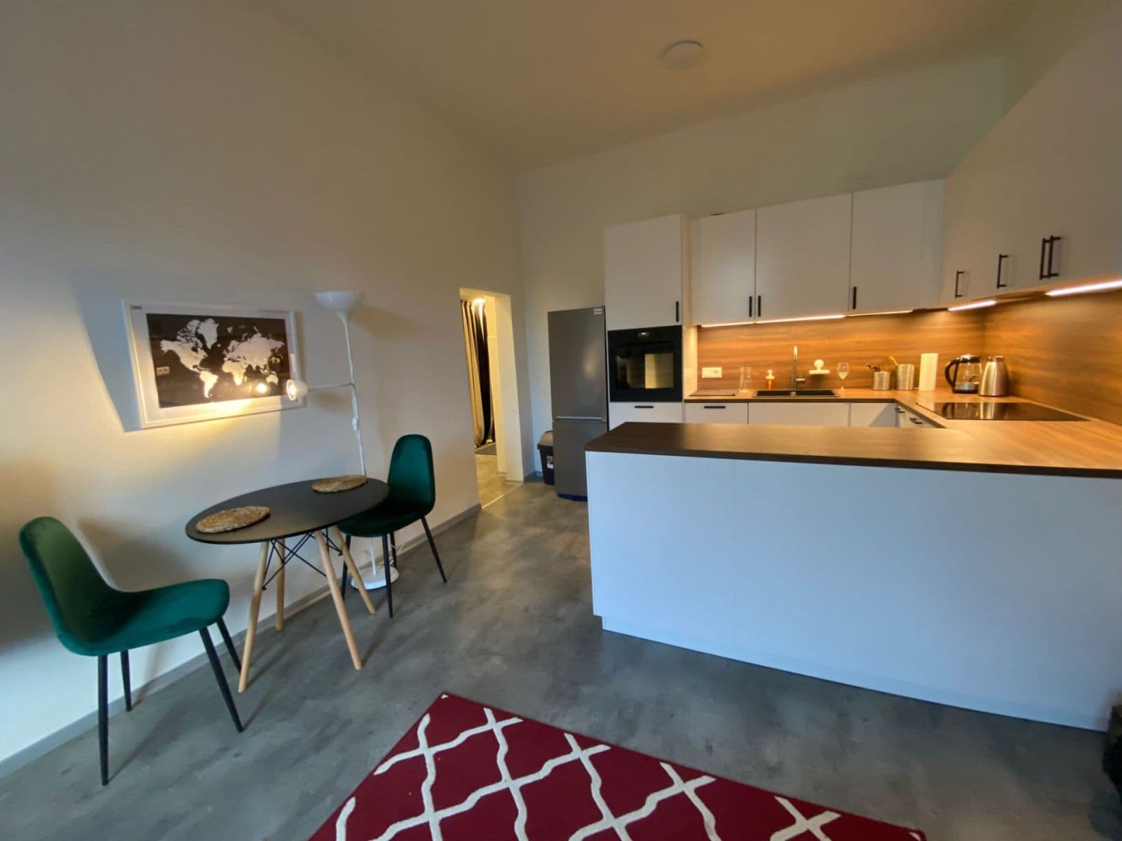Prenájom bytu 3-izbový 76 m², Spojovací, Praha, Praha Prenájom bytu 3-izbový 76 m², Spojovací, Praha, Praha
