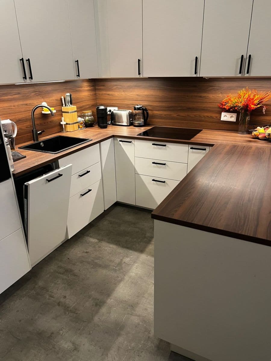 Prenájom bytu 3-izbový 76 m², Spojovací, Praha, Praha Prenájom bytu 3-izbový 76 m², Spojovací, Praha, Praha