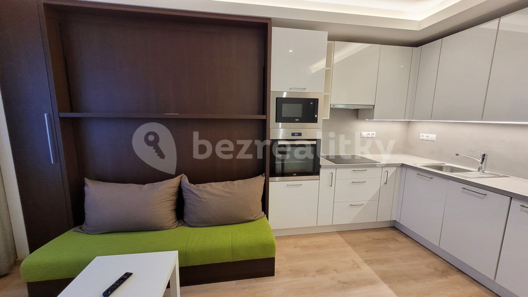 Prenájom bytu 1-izbový 27 m², Mukařovského, Praha, Praha Prenájom bytu 1-izbový 27 m², Mukařovského, Praha, Praha