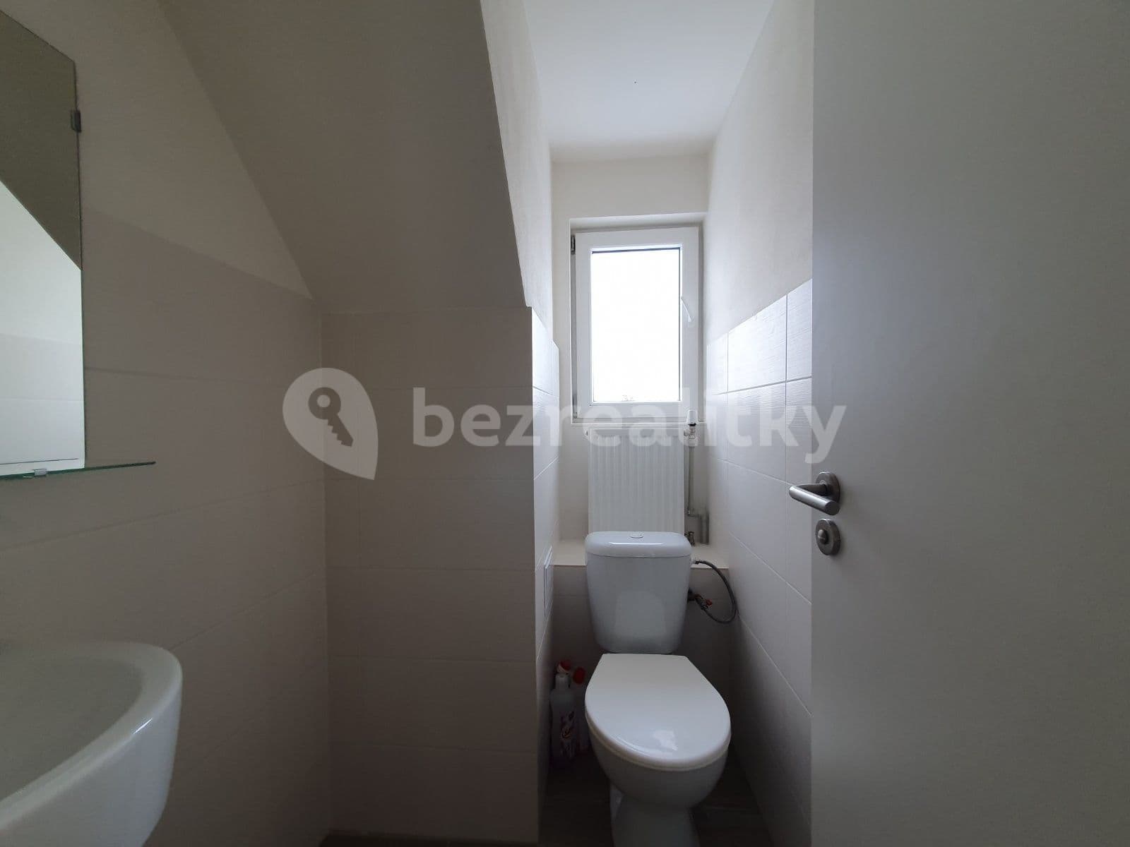 Prenájom bytu 3-izbový 85 m², U Stojanu, Praha, Praha Prenájom bytu 3-izbový 85 m², U Stojanu, Praha, Praha