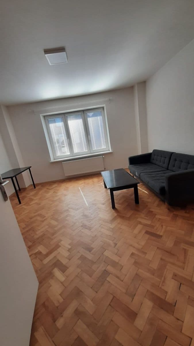 Prenájom bytu 3-izbový 85 m², U Stojanu, Praha, Praha Prenájom bytu 3-izbový 85 m², U Stojanu, Praha, Praha