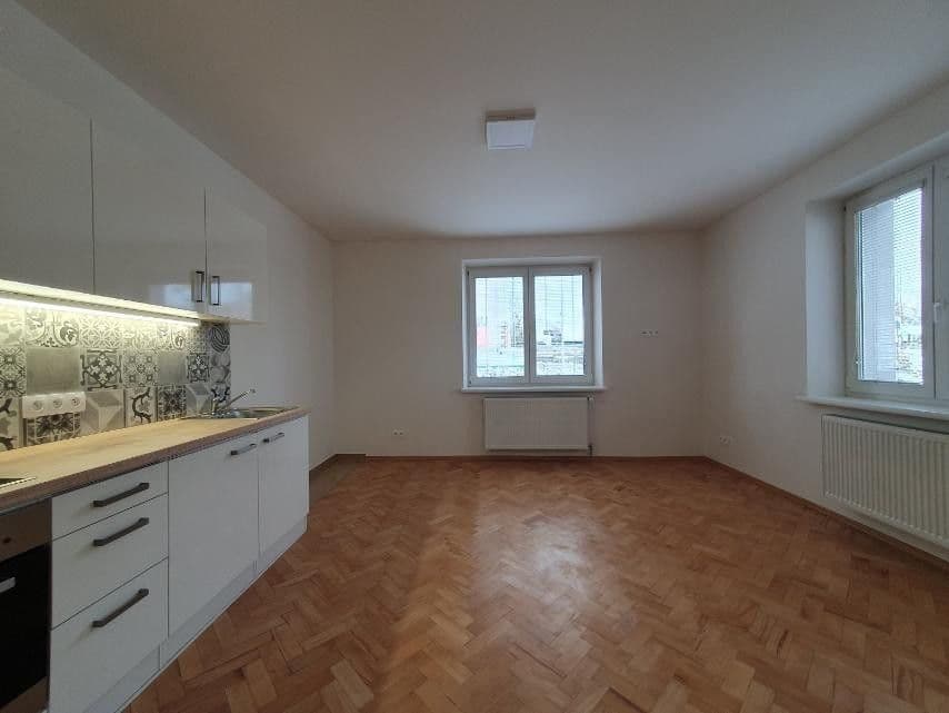 Prenájom bytu 1-izbový 35 m², U Stojanu, Praha, Praha Prenájom bytu 1-izbový 35 m², U Stojanu, Praha, Praha