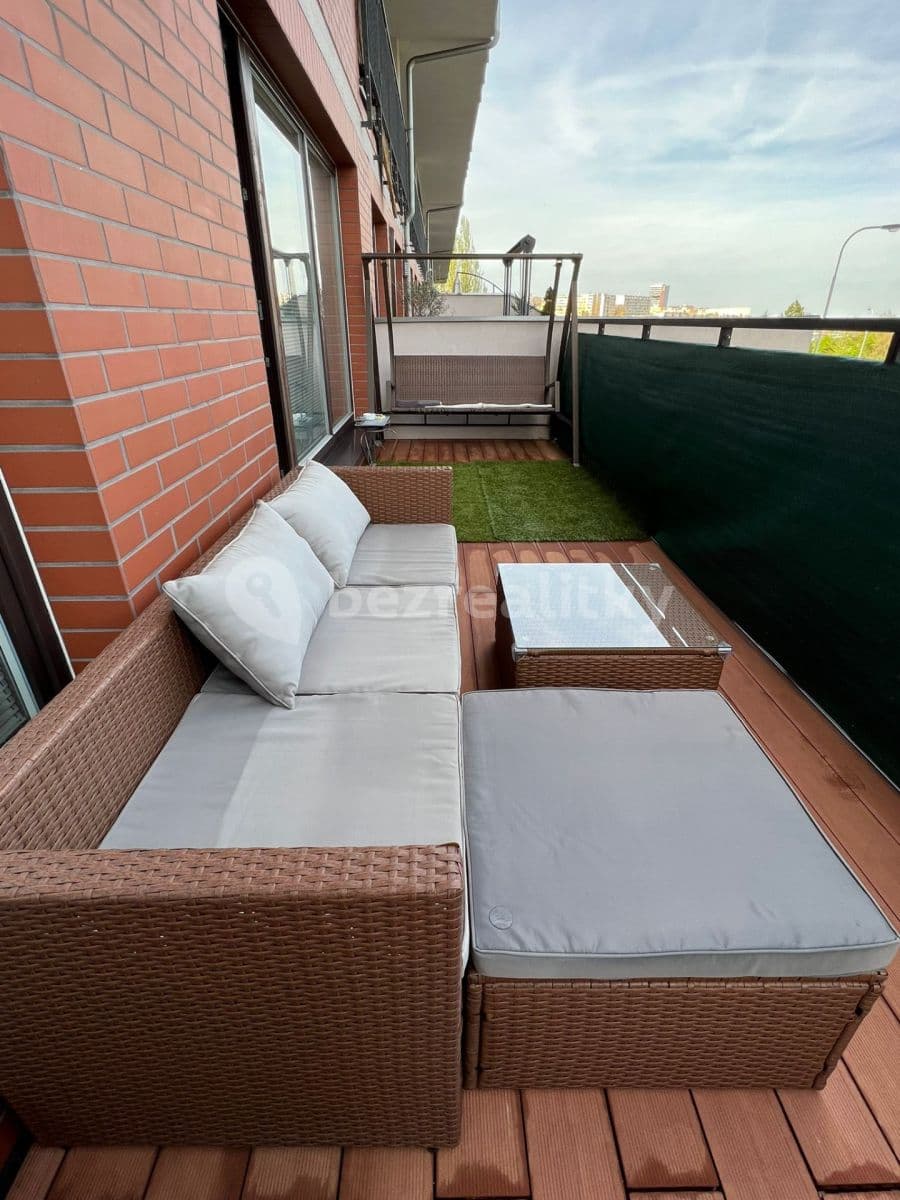 Prenájom bytu 2-izbový 50 m², Jeremiášova, Praha, Praha Prenájom bytu 2-izbový 50 m², Jeremiášova, Praha, Praha