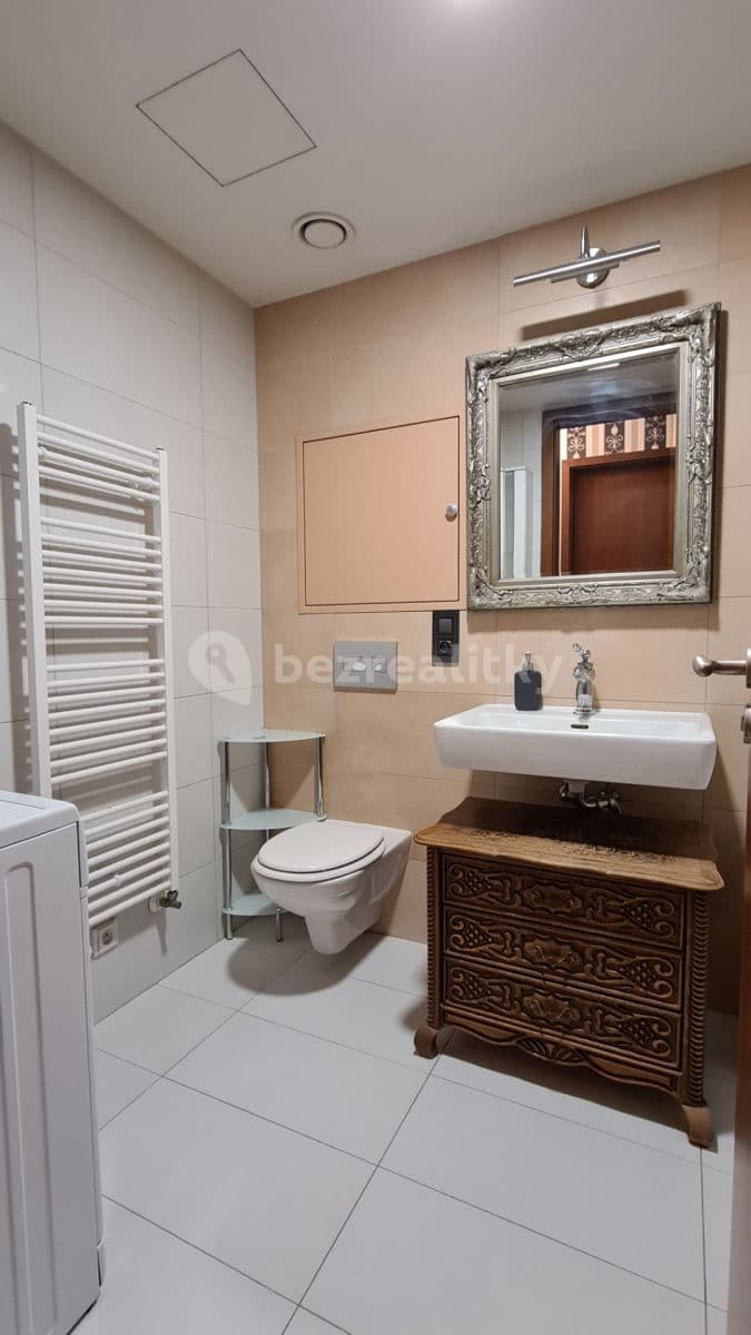 Prenájom bytu 2-izbový 50 m², Jeremiášova, Praha, Praha Prenájom bytu 2-izbový 50 m², Jeremiášova, Praha, Praha