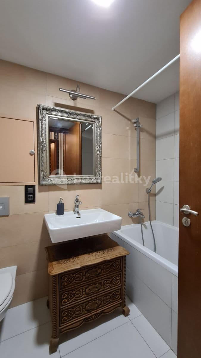 Prenájom bytu 2-izbový 50 m², Jeremiášova, Praha, Praha Prenájom bytu 2-izbový 50 m², Jeremiášova, Praha, Praha