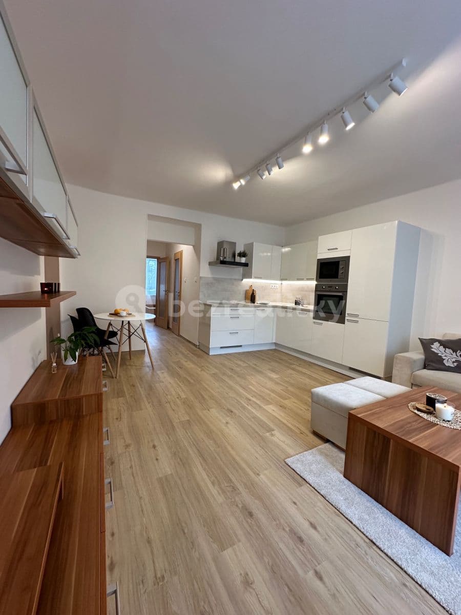 Prenájom bytu 2-izbový 42 m², Legionářů, Příbram, Středočeský kraj Prenájom bytu 2-izbový 42 m², Legionářů, Příbram, Středočeský kraj