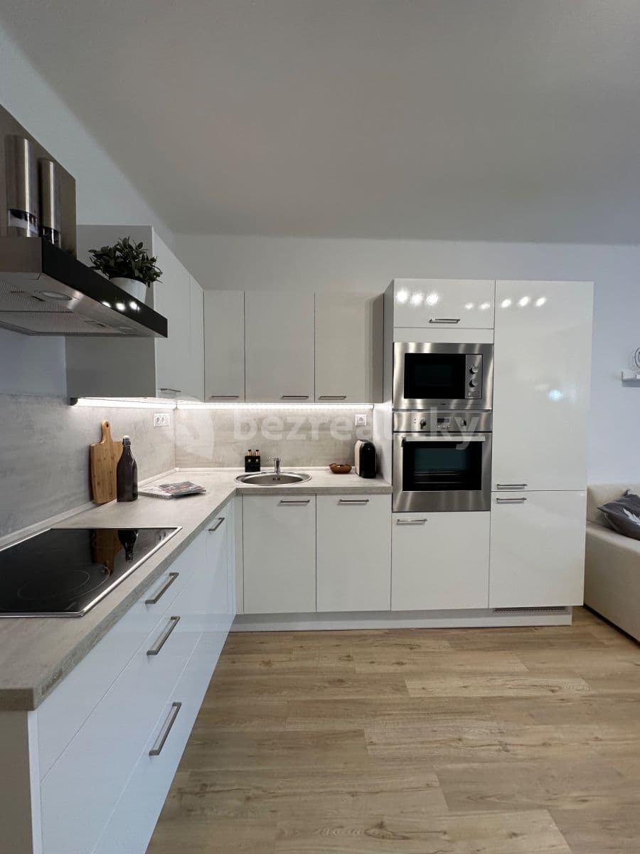 Prenájom bytu 2-izbový 42 m², Legionářů, Příbram, Středočeský kraj Prenájom bytu 2-izbový 42 m², Legionářů, Příbram, Středočeský kraj