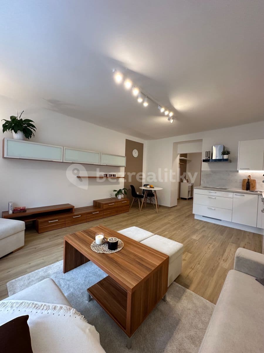 Prenájom bytu 2-izbový 42 m², Legionářů, Příbram, Středočeský kraj Prenájom bytu 2-izbový 42 m², Legionářů, Příbram, Středočeský kraj