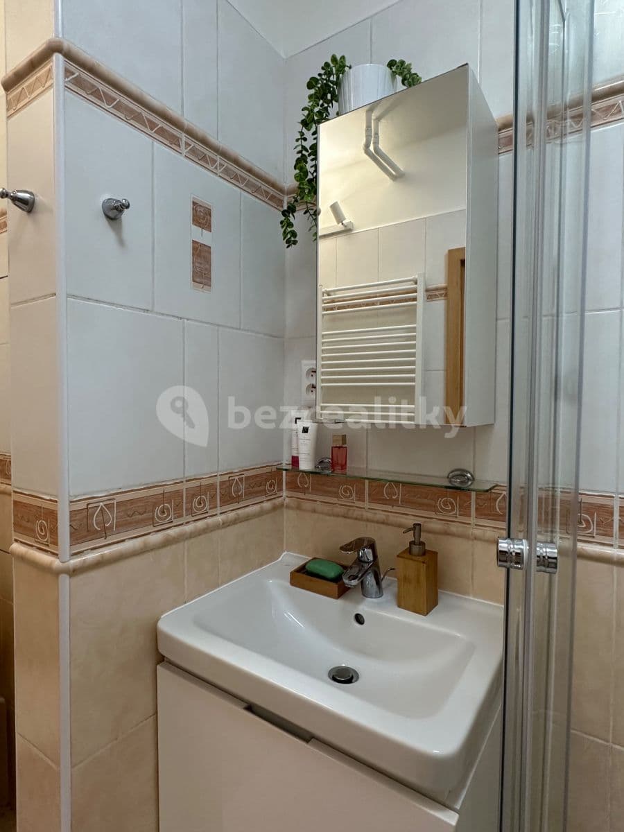 Prenájom bytu 2-izbový 42 m², Legionářů, Příbram, Středočeský kraj Prenájom bytu 2-izbový 42 m², Legionářů, Příbram, Středočeský kraj