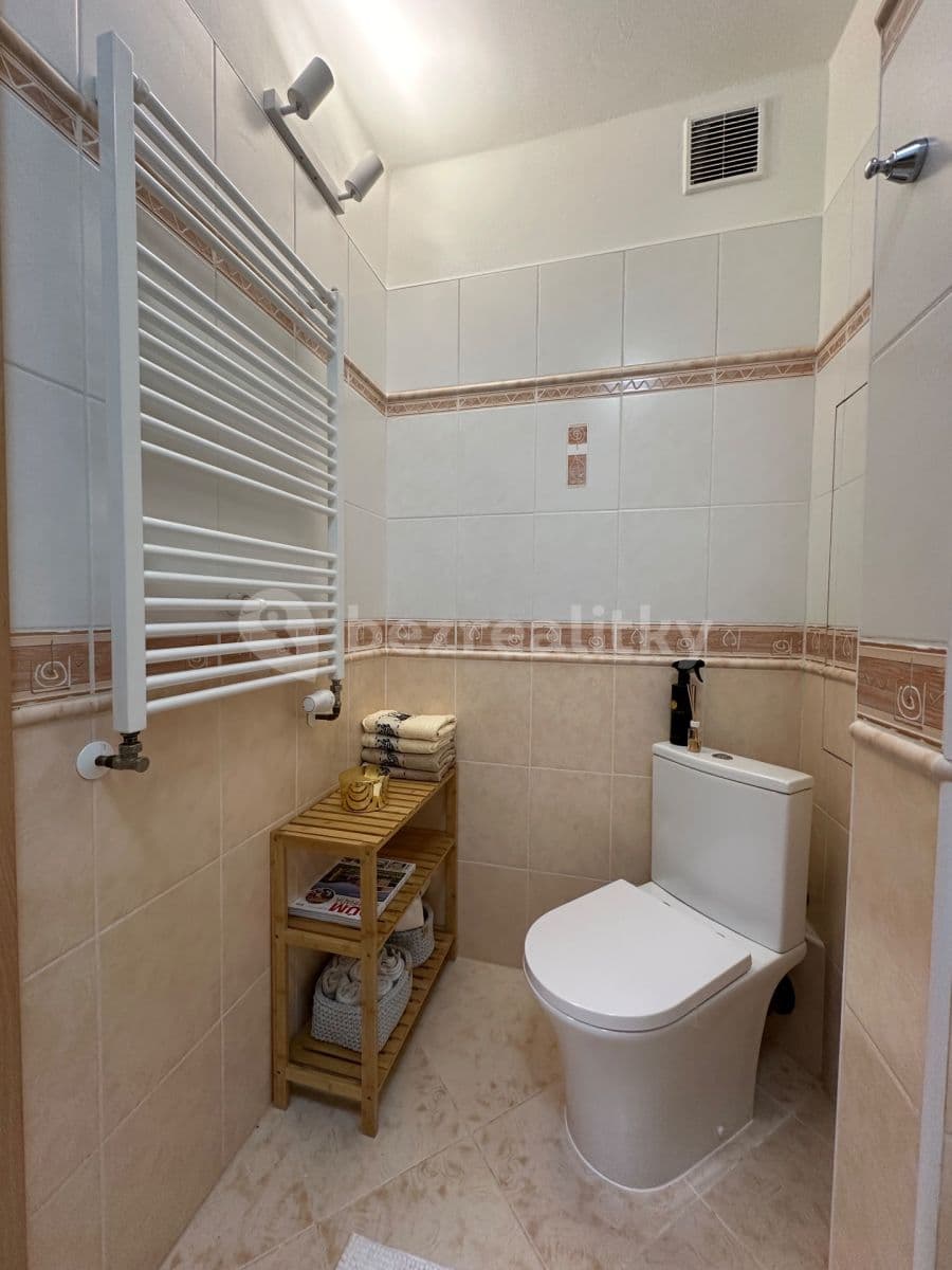 Prenájom bytu 2-izbový 42 m², Legionářů, Příbram, Středočeský kraj Prenájom bytu 2-izbový 42 m², Legionářů, Příbram, Středočeský kraj