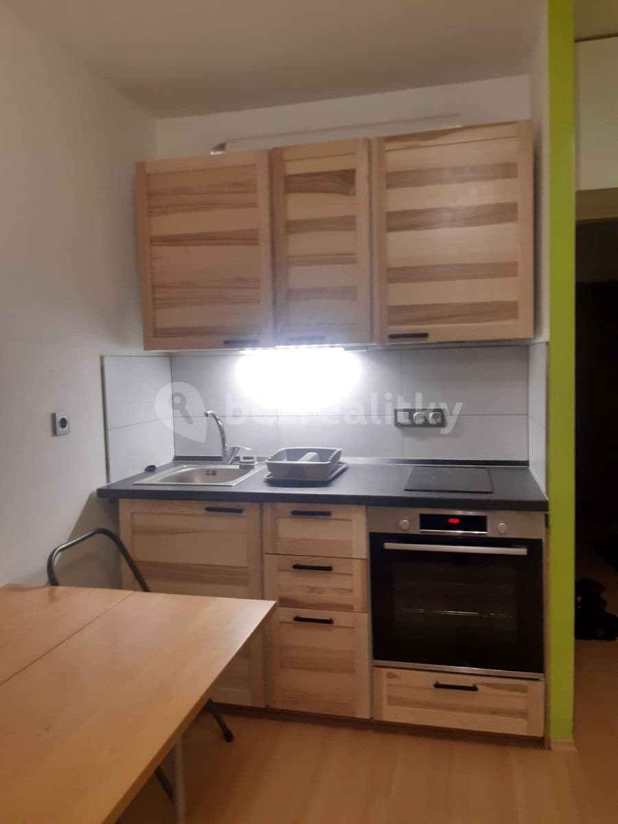 Prenájom bytu 1-izbový 26 m², Hnězdenská, Praha, Praha Prenájom bytu 1-izbový 26 m², Hnězdenská, Praha, Praha
