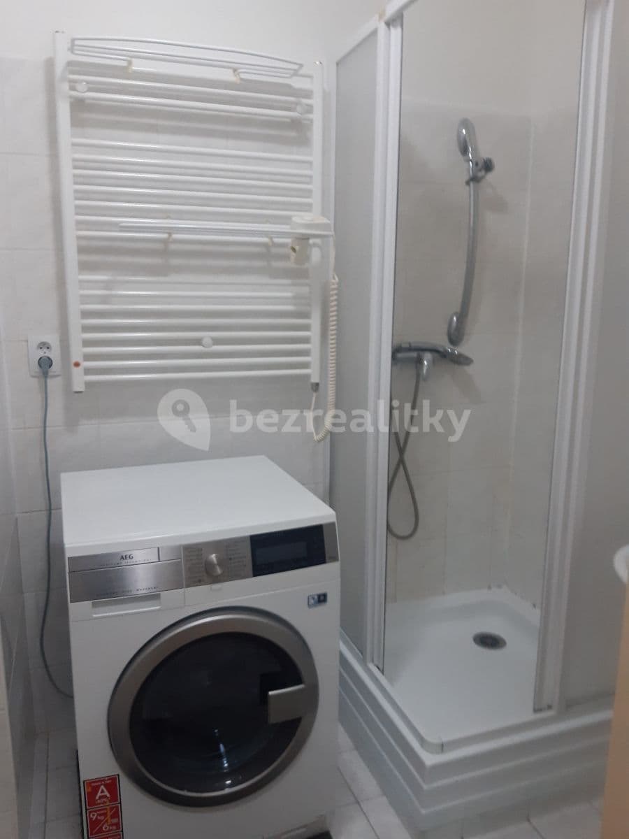 Prenájom bytu 1-izbový 26 m², Hnězdenská, Praha, Praha Prenájom bytu 1-izbový 26 m², Hnězdenská, Praha, Praha