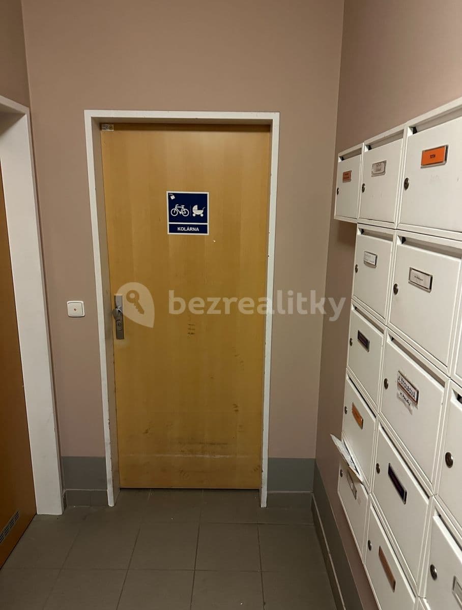Prenájom bytu 2-izbový 50 m², B. Němcové, Hostivice, Středočeský kraj Prenájom bytu 2-izbový 50 m², B. Němcové, Hostivice, Středočeský kraj