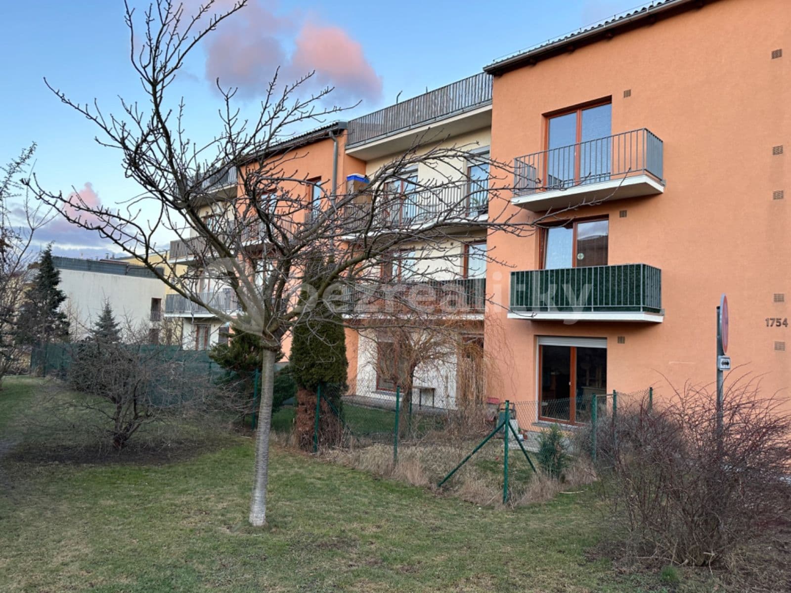 Prenájom bytu 2-izbový 50 m², B. Němcové, Hostivice, Středočeský kraj Prenájom bytu 2-izbový 50 m², B. Němcové, Hostivice, Středočeský kraj
