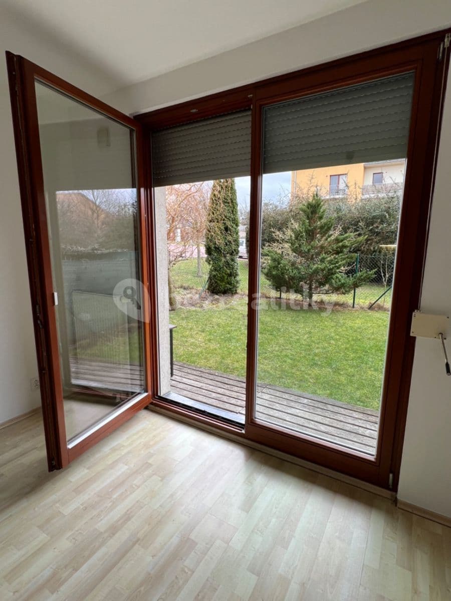 Prenájom bytu 2-izbový 50 m², B. Němcové, Hostivice, Středočeský kraj Prenájom bytu 2-izbový 50 m², B. Němcové, Hostivice, Středočeský kraj