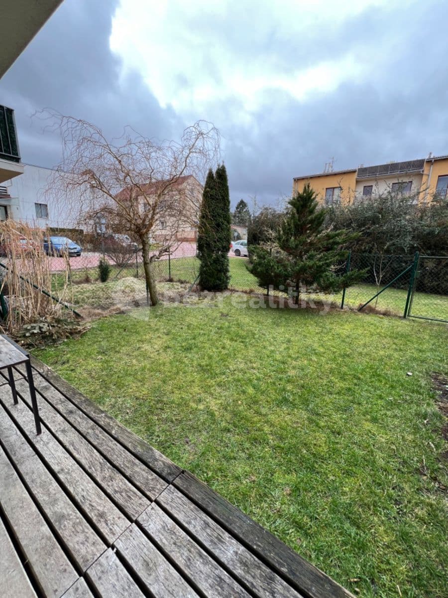 Prenájom bytu 2-izbový 50 m², B. Němcové, Hostivice, Středočeský kraj Prenájom bytu 2-izbový 50 m², B. Němcové, Hostivice, Středočeský kraj