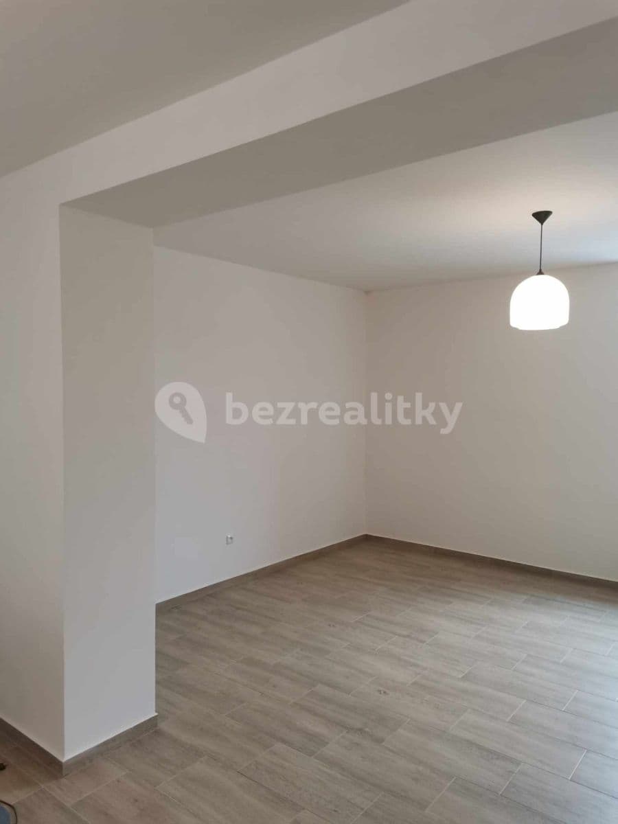 Prenájom bytu 2-izbový 55 m², Stolany, Pardubický kraj Prenájom bytu 2-izbový 55 m², Stolany, Pardubický kraj