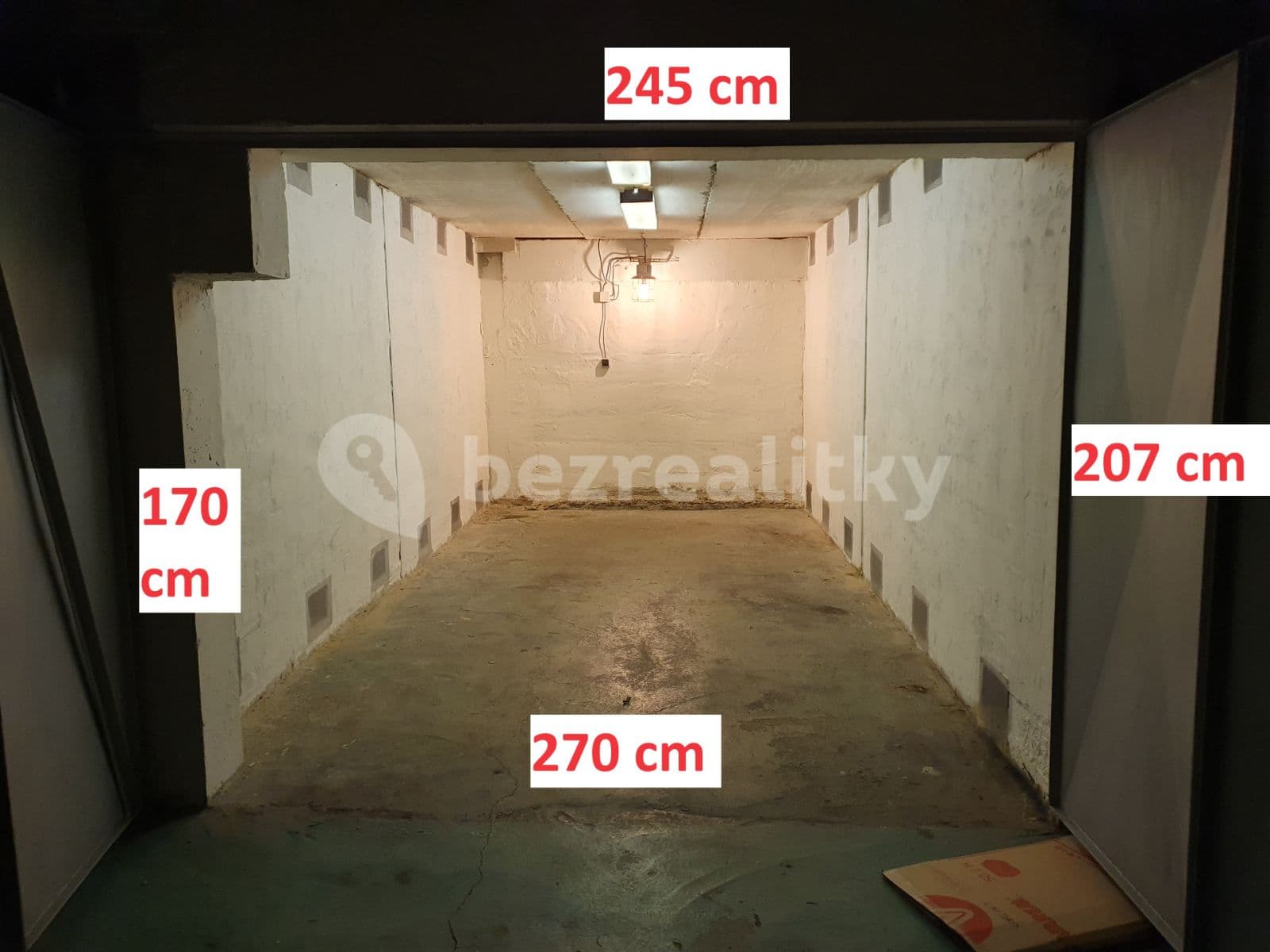 Prenájom garáže 18 m², Písečná, Praha, Praha Prenájom garáže 18 m², Písečná, Praha, Praha
