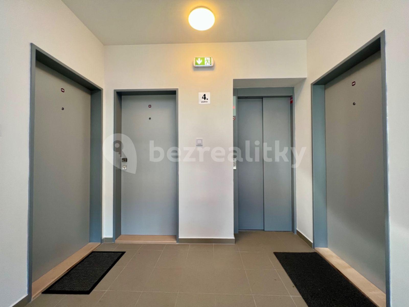 Prenájom bytu 2-izbový 57 m², Na Dražkách, Beroun, Středočeský kraj