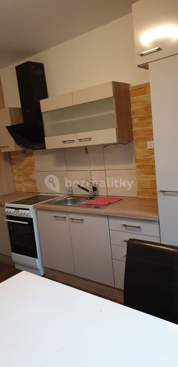 Prenájom bytu 1-izbový 37 m², Bratří Čapků, Ústí nad Labem, Ústecký kraj Prenájom bytu 1-izbový 37 m², Bratří Čapků, Ústí nad Labem, Ústecký kraj