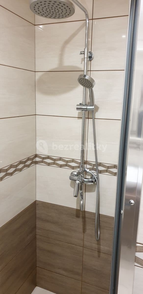 Prenájom bytu 1-izbový 37 m², Bratří Čapků, Ústí nad Labem, Ústecký kraj Prenájom bytu 1-izbový 37 m², Bratří Čapků, Ústí nad Labem, Ústecký kraj